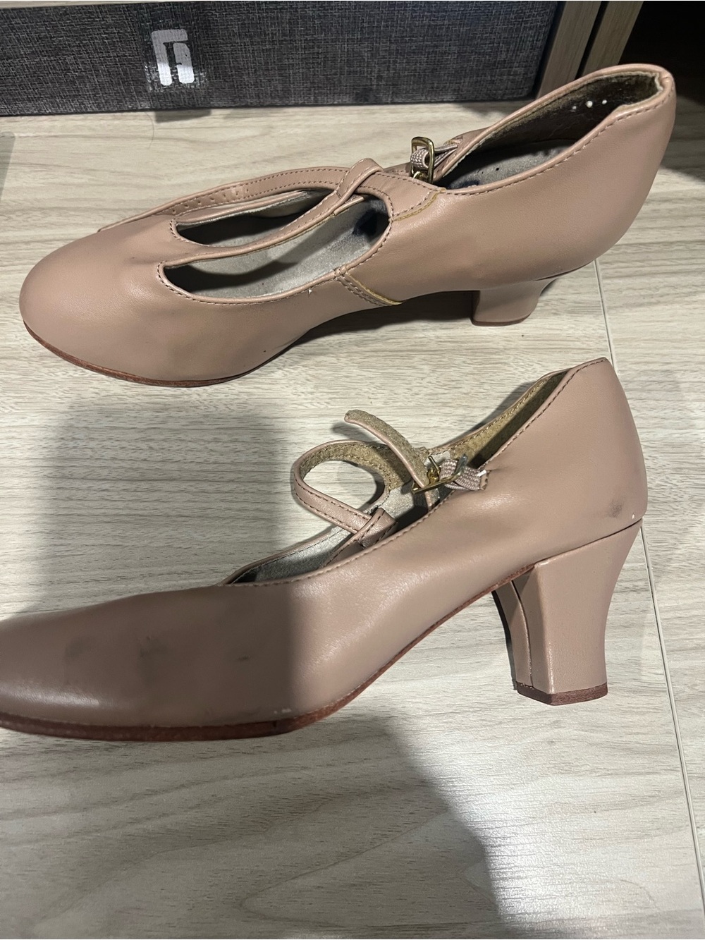 Capezio character shoes